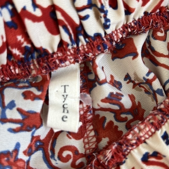 Women’s colorful pattern shorts. Size S - Picture 3 of 3